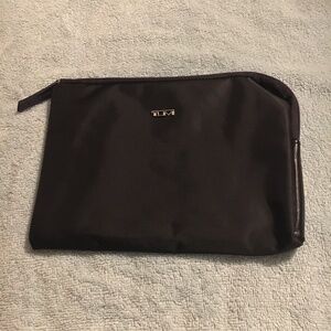 Tumi for Delta cosmetic bag